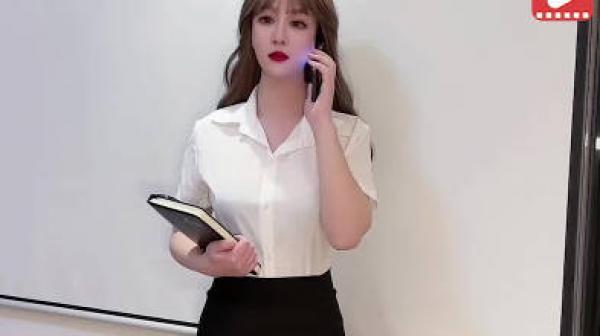 性感丰满的班主任以身授课-师师